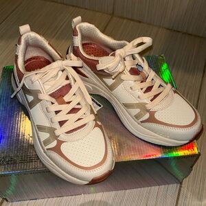 Skechers “Hazel-Embrace-Her”Women Casual LifeStyle Shoes Sneakers Size 7.5